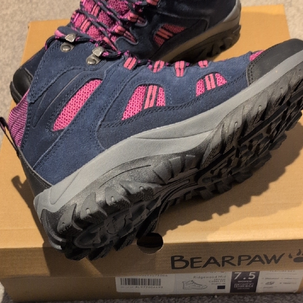 BearPaw Women's Hiking Shoes - Picture 5 of 7